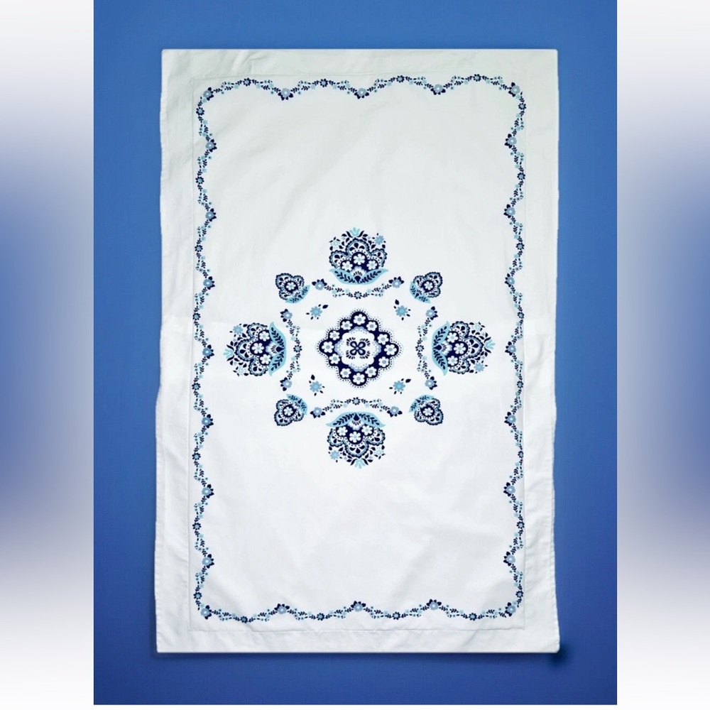 SALE! VTG Floral Garland 100% Cotton Pillowcase Sham White/Blue/Aqua 24” x 38”